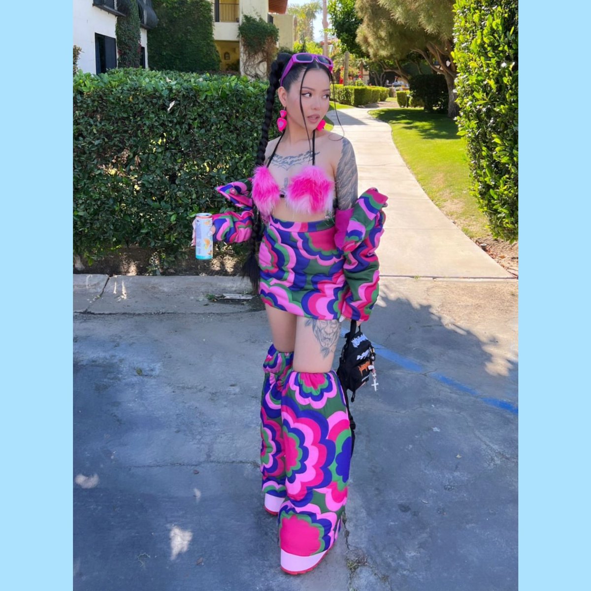 melaniessource_'s tweet photo. 🦷• Bella with a piece of Melanie’s jewelry as well as her wearing a piece by an artist Melanie also wore 🫧

©️ bellapoarch ig story

#melaniemartinez https://t.co/2it4oq24xH