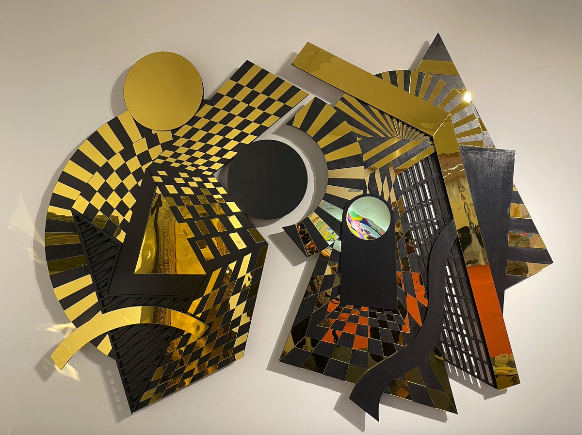 Hi Twitterland happy saturday! guess i'm coming back soon to release new NFTs and collabos...but here's what i've been working on the past few months and been planning on new physical works. Finally exhibited these pieces last week at GMBB, now showing at Core Design Gallery. ❤️