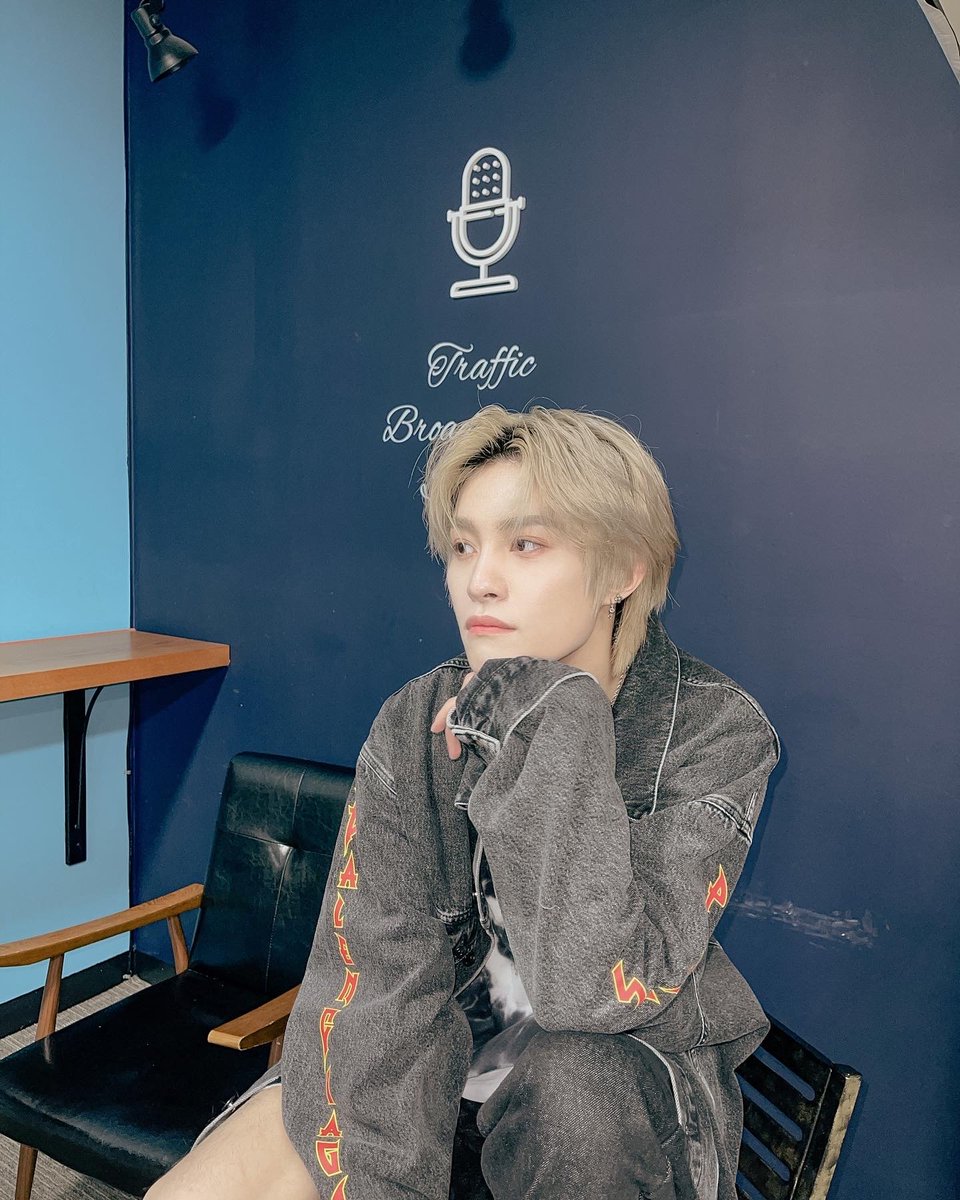 FanYangyang_FR's tweet photo. TRAD | 160422

Comme convenu, voici la traduction de l'émission de radio de Yangyang, qui a eu lieu hier 🤗💚

Cr : @/QIANKUNRADIO

#Yangyang #NCT
#WayV #AkdongSeoul
#YangMoney #DoubleY
#its_arki https://t.co/Xk3GBfzQd2