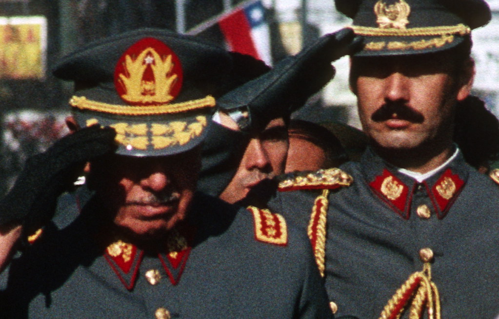 En cambio, yo no prometo y cumplo", general Augusto Pinochet, El Mercu...