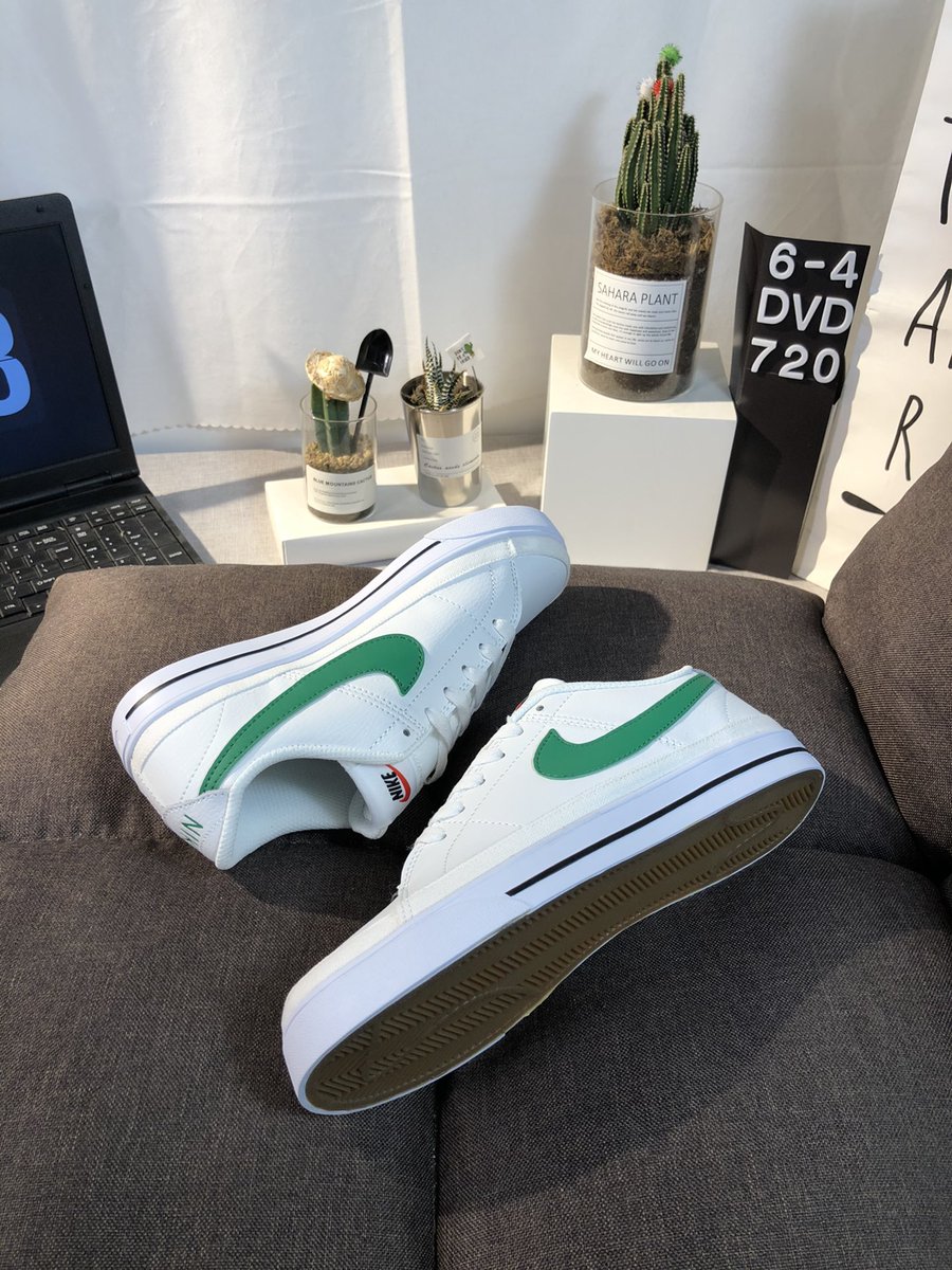 luhechaoxieput1's tweet photo. 耐克Nike Court Legacy 运动鞋融合经典复古款式与时尚街头风格设计，向网球文化的辉煌历史致敬。·利落皮革、织物和合成材质组合鞋面经久耐穿，易于清洁；精致缝线设计，营造场边风范·中底饰有帆布饰边。
Size：36 36.5 37.5 38 38.5 39 40 40.5 41 42 42.5 43 44 https://t.co/DP5clFfHKg