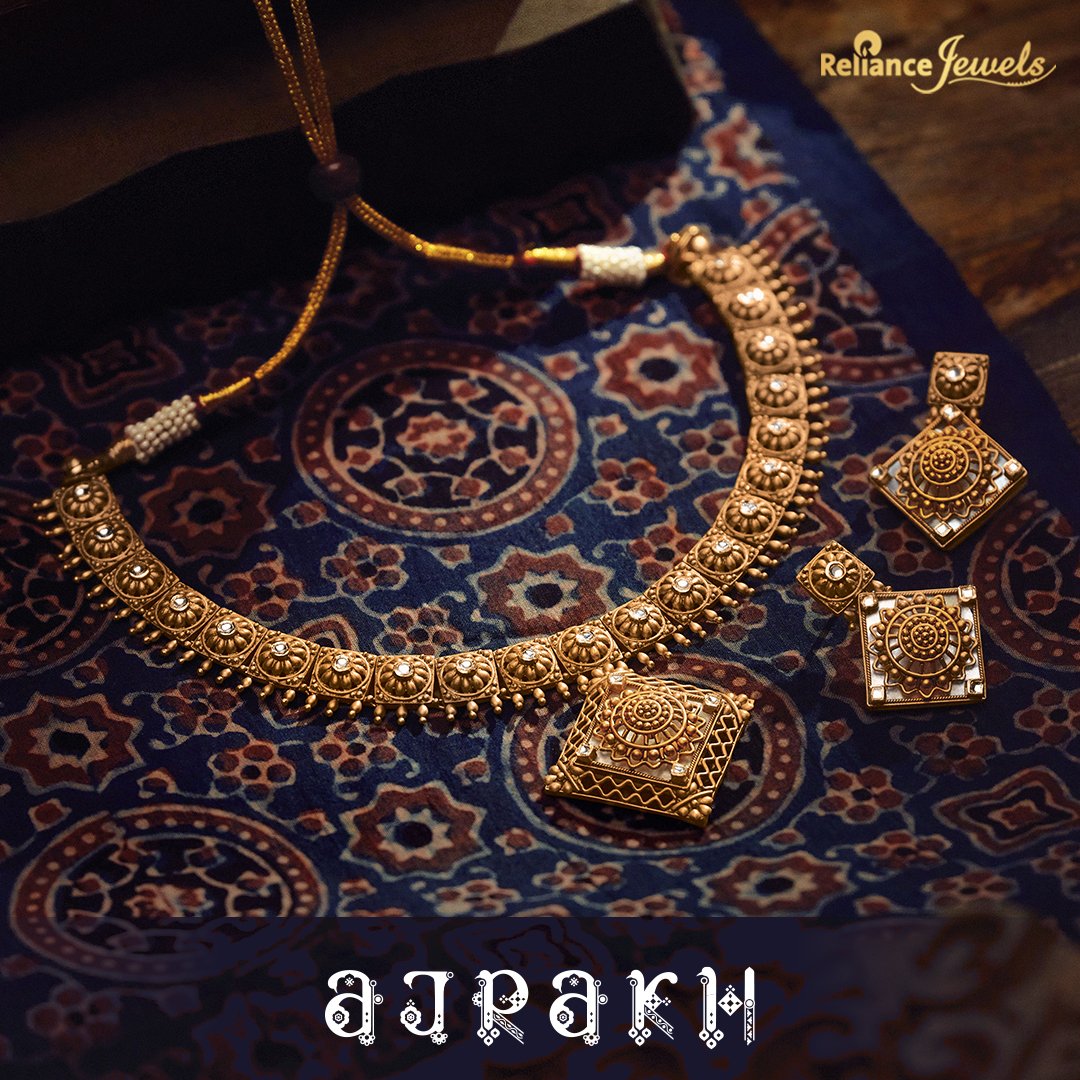 GSMmallhyd's tweet photo. Special Offer: Get up to 25% OFF* on gold making charges &amp; diamond jewellery value.
Limited Period Offer. *T&amp;C

#RelianceJewels #BeTheMoment #RannkaarCollection  #AkshayTritiyaCollection #KannKannMeinKarigari https://t.co/MOrGcZZFih