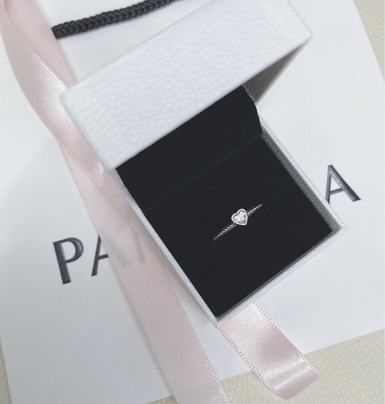 ppee5468's tweet photo. #ส่งต่อ #แหวนpandora ซื้อมาราคา 1790.- ส่งต่อ 1500 กล่อง ถุงครบ 
ราคาต่อลองได้ #ส่งต่อpandora #PandoraThailand #pandoraมือ2 https://t.co/pd2x3KR1Pt