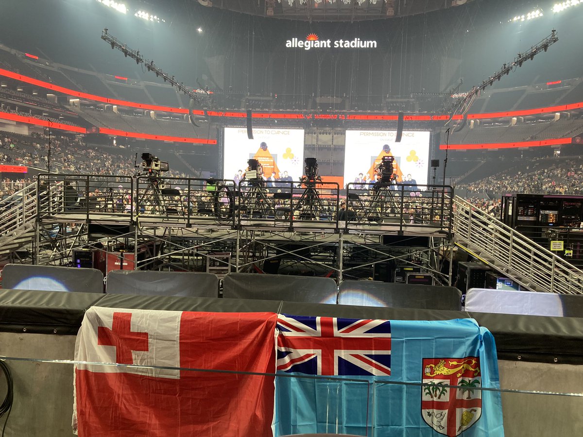 Ladyfea21's tweet photo. TONGA X FIJI🇫🇯🇹🇴 #BTS #BTSARMY @BTS_twt https://t.co/xf4YgdETta