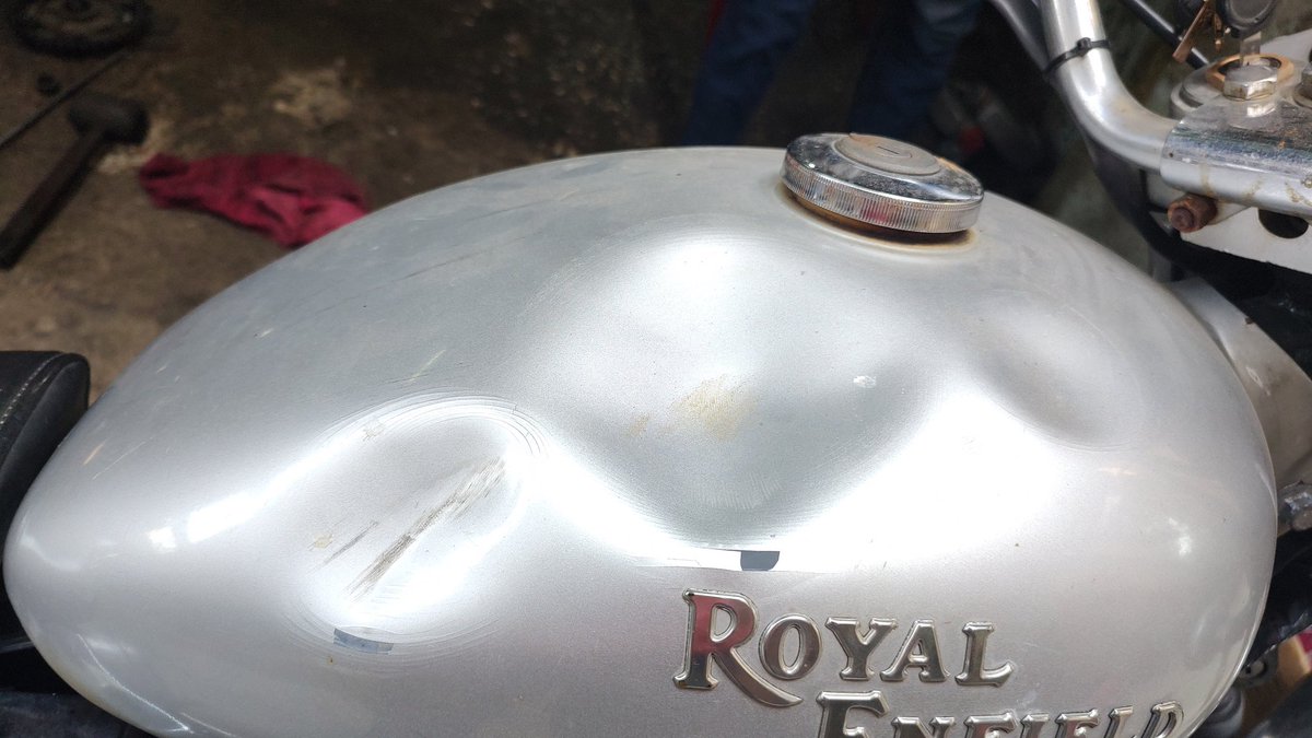 dylan_dsilva's tweet photo. @mybmcWardA  will be great if you could please remove the coconuts from the tree outside Owners Court (Behind Fariyas Hotel) like you guys had done last year. It's a disaster waiting to happen. Fortunately noone was on the bike when it happened....yet. Thanks in advance. https://t.co/rNEwNlIAlm
