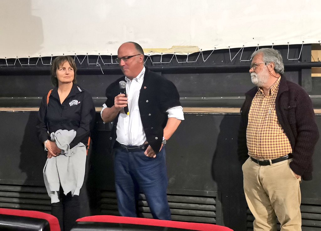 pnaltpirineu's tweet image. El resultat és un formatge excel·lent i aromàtic. Ha sigut el primer formatge amb AOP de Suïssa. Durant l'activitat junt amb #TrosdeSort i @ajuntamentsort vam poder conèixer els protagonistes del documental i poder fer un tast del formatge  produit els estius del 2020 i 2021 🧀👌🏼