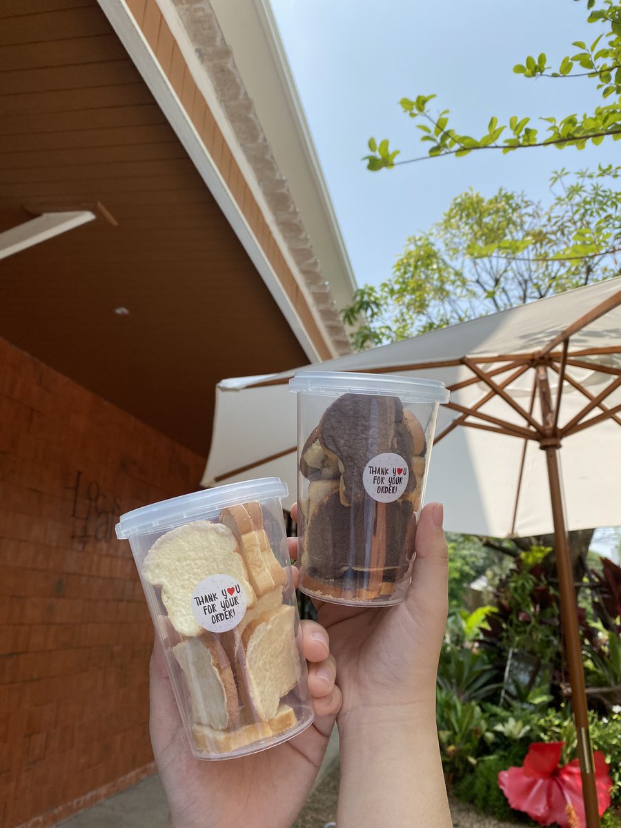 UmmmhaiB's tweet photo. ขนมปังเนยหนึบ🧈 
ขนมปังช็อกโกแลต🍫
💰กระปุก35฿ 
💰3กระปุก100฿

#อร่อยบอกต่อ #อร่อยไปแดก #ขนม #อร่อยจนต้องรีวิว #ขนมอร่อยบอกต่อ https://t.co/9LF70s1FkF