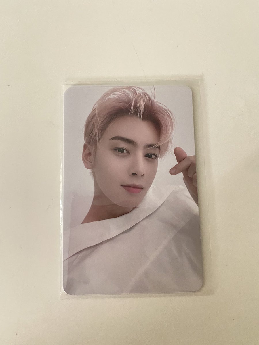 MohoTang's tweet photo. ปล่อยการ์ดอึนอูคะ ใบละ150พร้อมส่งงับDMมาได้เลย #ตลาดนัดastro #อะโรฮ่าเซ็นเตอร์ https://t.co/QVVG964HnP