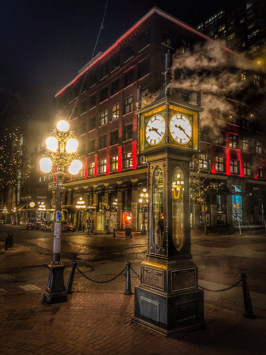 When visiting #Vancouver 🇨🇦, you must check out the Steam Clock. While it may appear old, it was actually built in 1977 and is located at at the corner of Cambie and Water streets in #Gastown. #steamclock #explorebc #canada #tourist