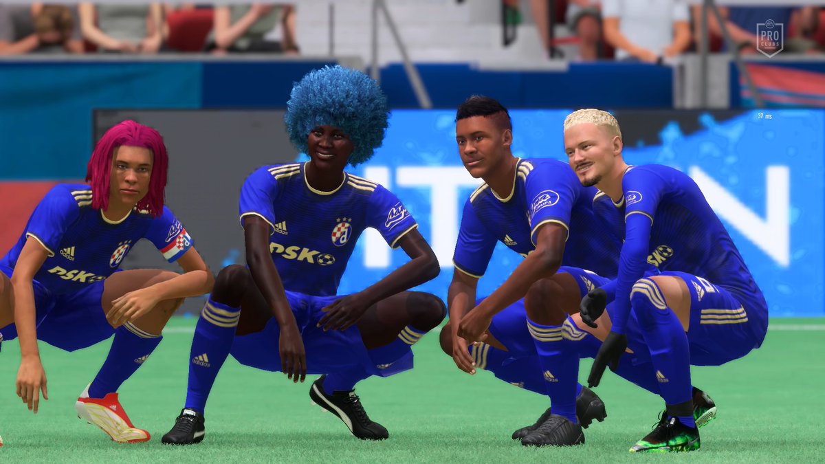 👩🏾‍🦱🧑🏾‍🦱👱🏻‍♂️