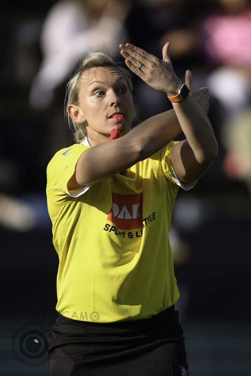 UmpireCam (@camumpire) on Twitter photo It's been a great week so far at the EHL Finals in Amstelveen and I hope that you are looking forward to even more excitement over the Easter weekend. <a href="/EHLHockeyTV/">Euro Hockey League</a> It's been a great week so far at the EHL Finals in Amstelveen and I hope that you are looking forward to even more excitement over the Easter weekend. <a href="/EHLHockeyTV/">Euro Hockey League</a>