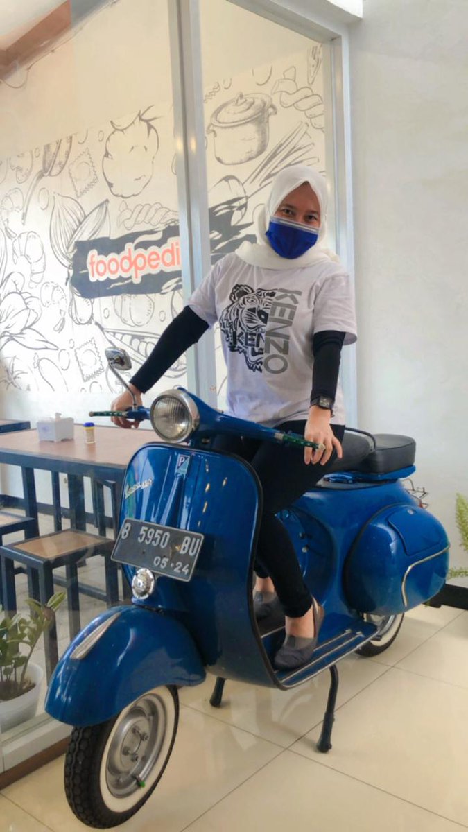 obenkbiew's tweet photo. Like my wife and like vespa  😍😘 https://t.co/EDdsee7thY