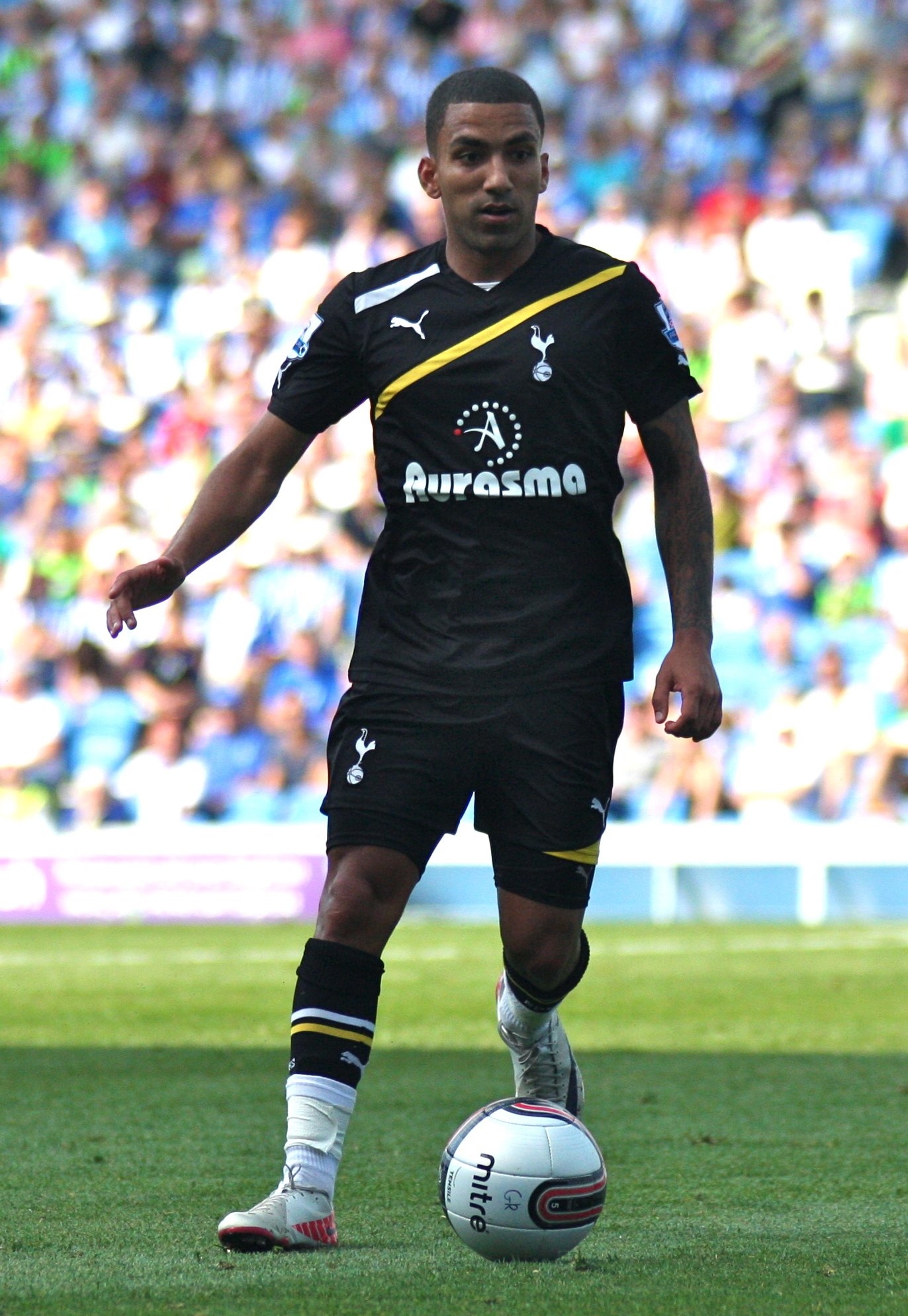 Wishing a very Happy 35th Birthday to our former Midfielder Aaron Lennon  