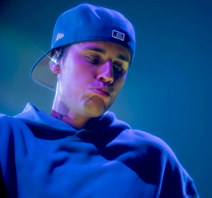 bangtinarchive's tweet photo. *pout* 🥺💔

#JIMINS #JustinBieber
#PTD_ON_STAGE_LV #JusticeWorldTour https://t.co/X3MCa3NvlU