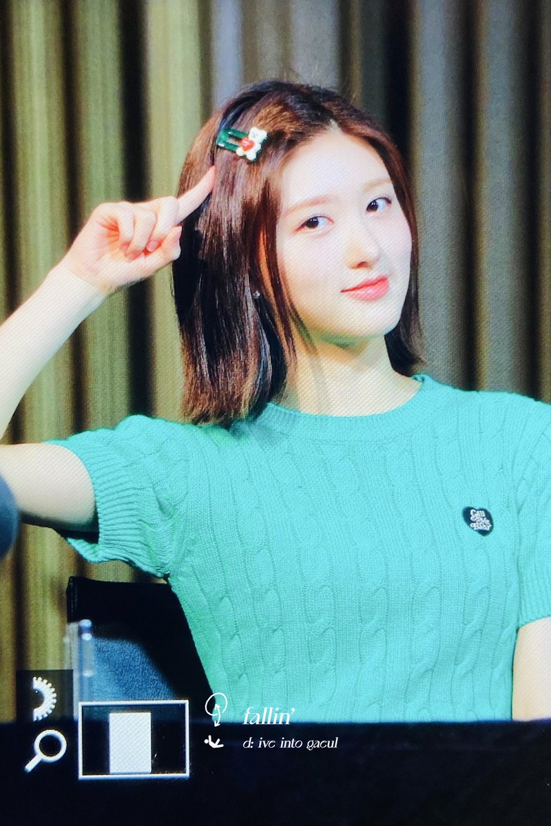 fallin_924's tweet photo. 220416 💚
#IVE #아이브 #가을 #GAEUL https://t.co/Pbdkthf3h6