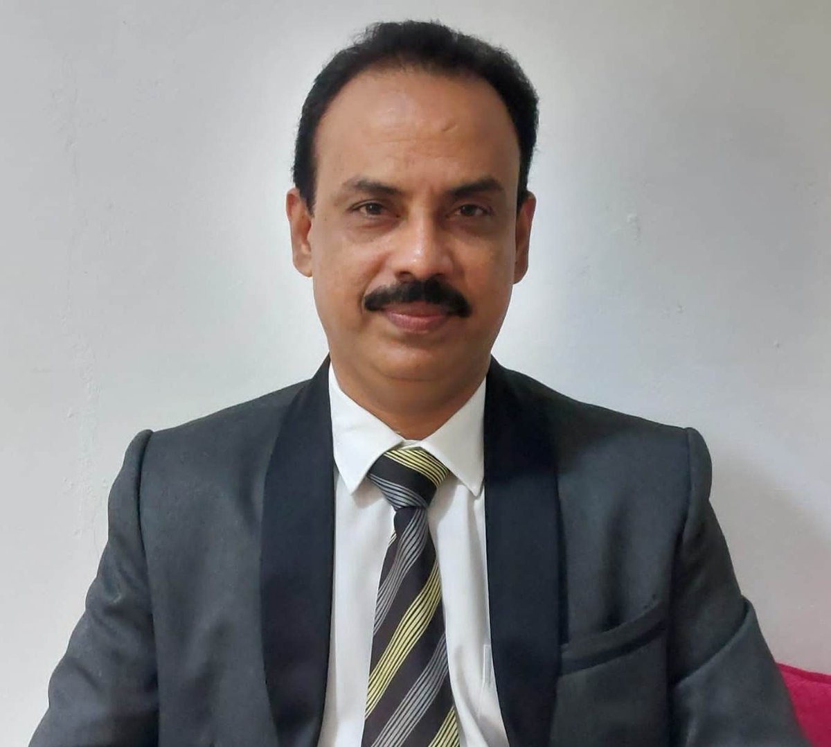 MetroMirror's tweet photo. அனுபவித்து சென்றவர்கள் மீண்டும் வருவதை அலட்டிக் கொள்ளவில்லை..! 
-மு.கா பிரதிப் பொருளாளர் யஹியாகான்-
https://t.co/P2TmHXSgLH https://t.co/F1mHRVtRnf