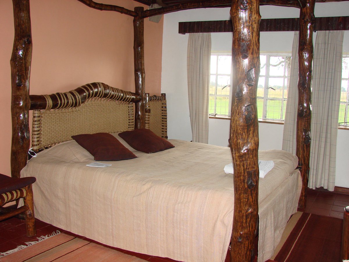 KWSKenya's tweet photo. Need an out of town getaway with family or friends this Easter?

Zuru KWS Parks &amp; discover Zuru Homes such as Batian in @KwsMtkenya, Kinna in @meru_park , Naishi in @KWSLakeNakuru or Marsabit Zuru Home which are set up on select and prime locations… https://t.co/hyCRCIESKJ