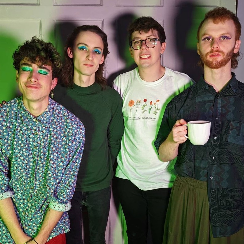 AcasterChip's tweet image. I mean i TECHNICALLY missed #bittwtday but you can't stop me (also this photo was taken of stained glass reflections so,, mossy cobblestone moment) :))