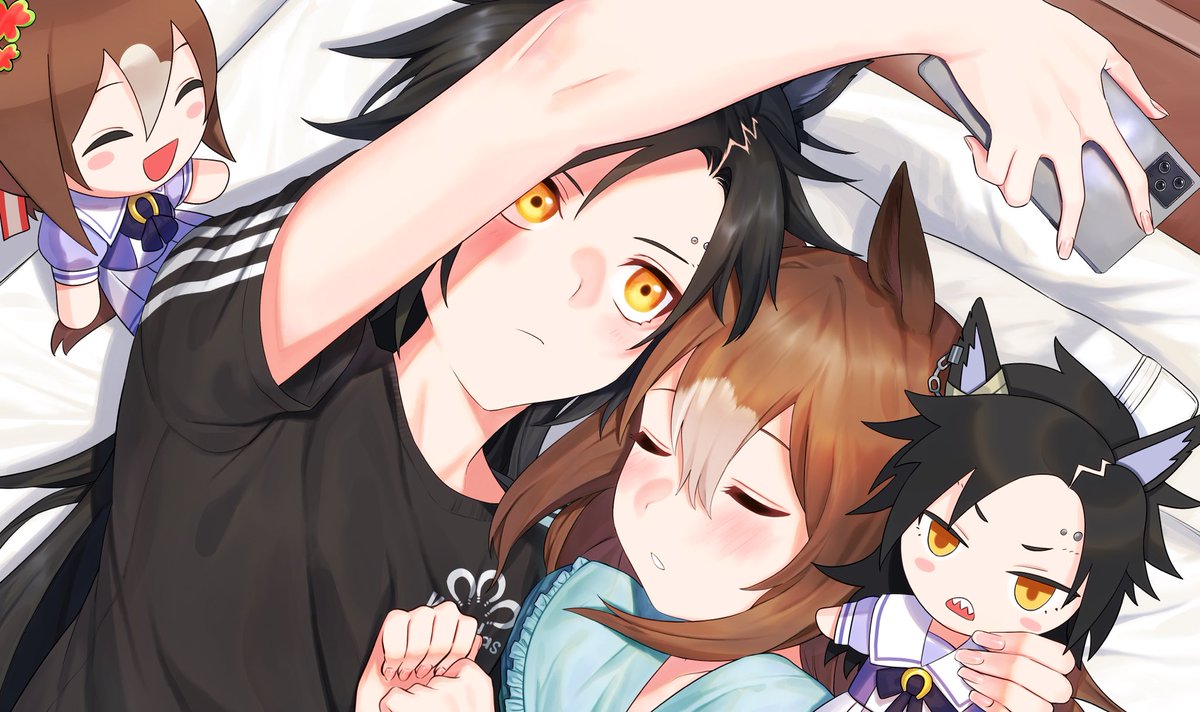 fine motion (umamusume) phone cellphone shirt holding phone character doll animal ears black shirt  illustration images