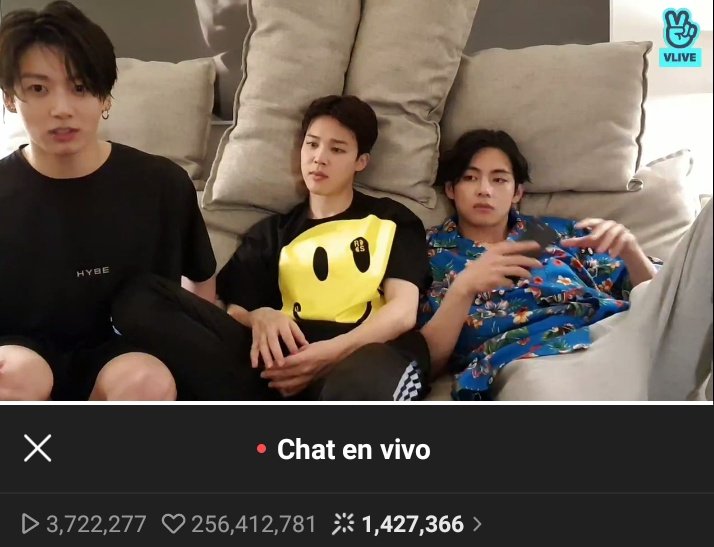 terry03692's tweet photo. Wow #JUNGKOOK se a unido al #vlive 💜💜💜💜#JIMIN #HJOPE #TAEHYUNG #BTS #ARMY #BTSARMY 😅🤣😂 Jimin compartiendo la imagen de su celular 😅🤣😂 https://t.co/hZ7GnW6Ftu