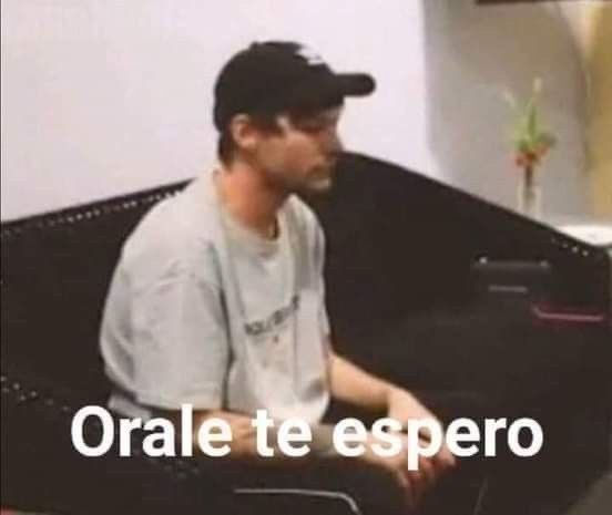 HiddlesStans's tweet photo. Esperando que alguien quiere hacer Live de Harry emperradisima y con los ojos rojos e hinchados  pero apoyando a mi flaco #Harrychella https://t.co/tEU9kh1PhT