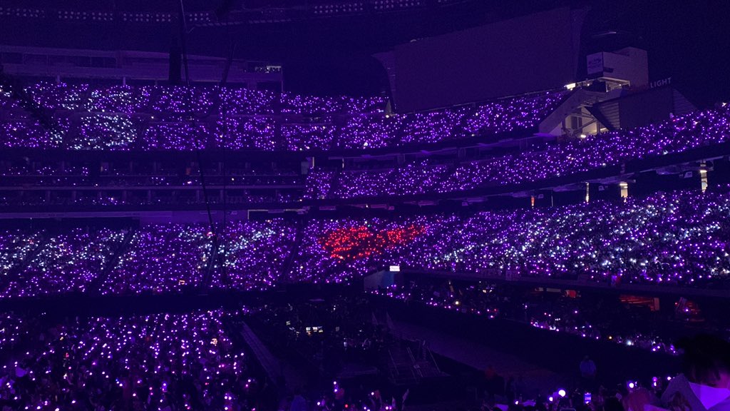 ranrouny77's tweet photo. 8. ARMY is the best fandom. Felt like I was with my people. Home away from home. Stay purple, friends.
9. BTS is not just better in real life; they’re the best there is. I hope Jin’s dream comes true &amp; they have a free concert for all ARMY in the world. A beautiful dream.3/3 https://t.co/r4rZiNvEmJ