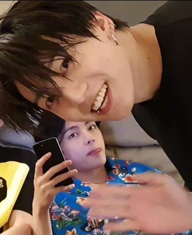 เมกามีดีอะไรตอบพี่จองกุก