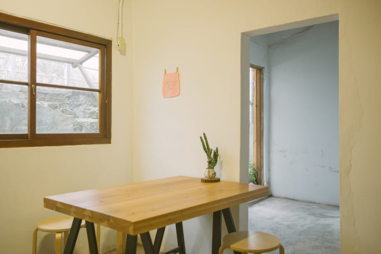 ◆ センスのいい人は知っている、台湾式漬物屋

【季節限定商品が狙い目】台北の郊外のアート村にある台湾式の漬物を扱うお店『胭脂食品社』。素材を芸術品のように美しく変身させた漬物の数々は、食べるのがもったいないくらい美しい｜<a href="/herenowjp/">HereNow JP</a>
▼
herenow.city/taipei/venue/y…