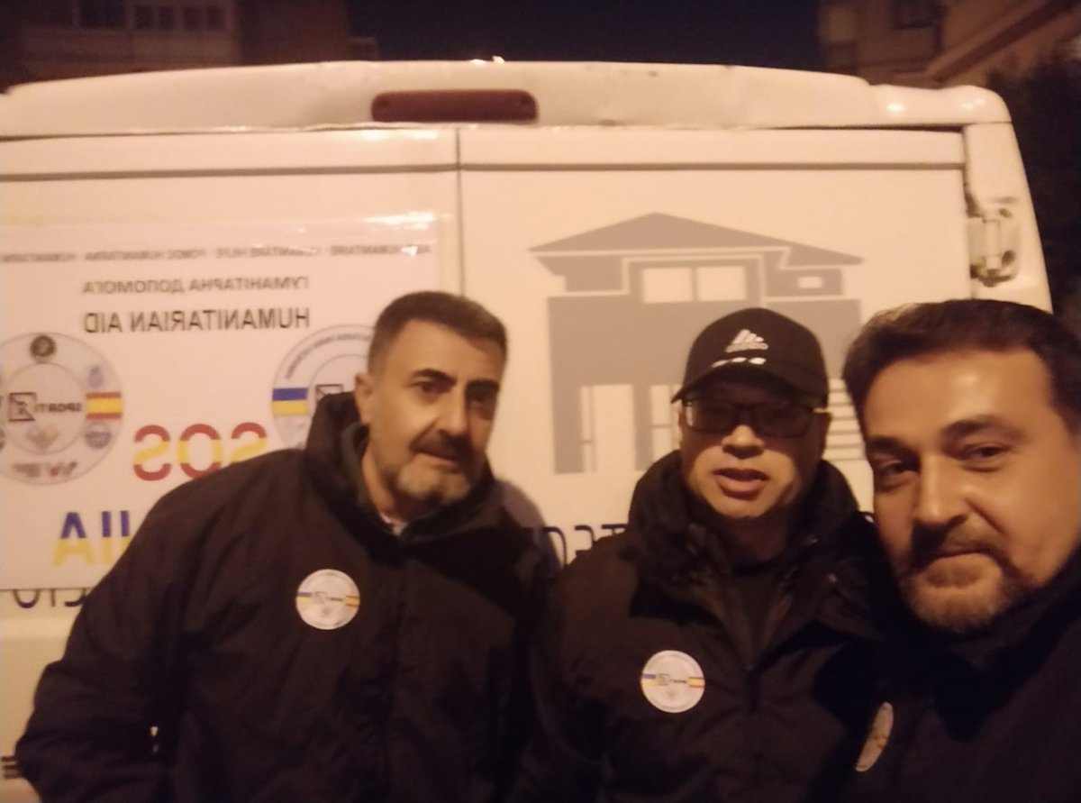 Sporti_5's tweet photo. Material de Madrid para ucrania.!!
🇪🇺🌐🇪🇦♦️❤👊Adelante.!!

Sportí inicia su aventura, con una avanzadilla que abrirá paso al siguiente viaje el próximo día 29 🇺🇦🇪🇦

#HGCA 
#AJPNE 
#fundacionww 
#RAGCE 
#AESFAS 
#politeia https://t.co/DzqzW1Qimg