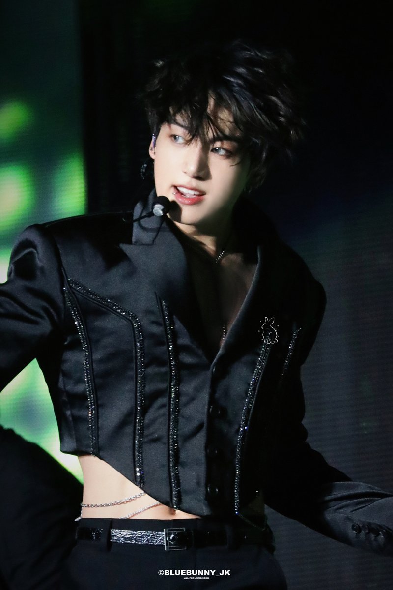 BlueBunny0901's tweet photo. 220415 PTD on Stage LV
OMG...
#jungkook #JUNGKOOK #JK #BTS            
#전정국 #정국 #방탄소년단 #ジョングク #PTD_ON_STAGE_LV
@BTS_twt https://t.co/T5r3MSqyyC