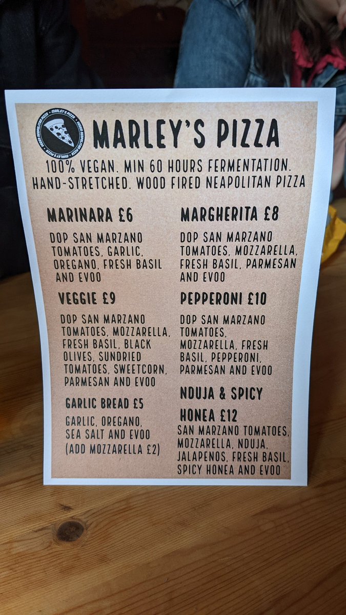 VeganOlive1's tweet photo. Great evening #Beershack #Clitheroe with the awesome #MarleysPizza 💯 #Vegan THE best ever with a pint of @hofmeister_beer .. Fabulous start to the Easter weekend last night ☺️😍🍻😋👍♥️🌱🌻🍕🍕🍕🍕🍕 https://t.co/taqptLgT60