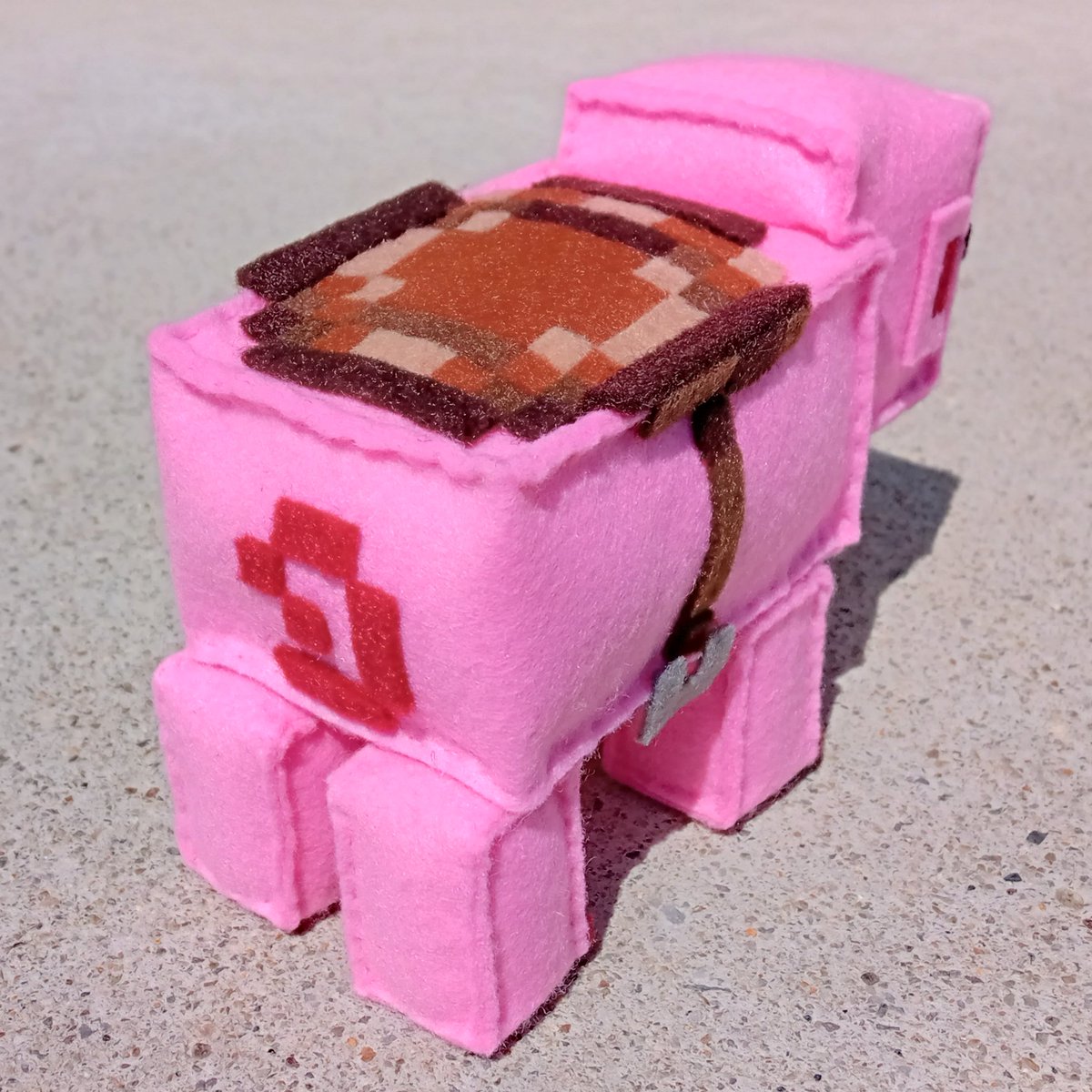 FathersCraft's tweet photo. [Minecraft] Pig Ver2.0 - How to make a plush toy - DIY  https://t.co/UG5Y2P5N1Y @YouTube 

My children loves #Minecraft ,so I made a plush toy for my children.
#MinecraftNowSubmit 
#FeatureMeMinecraft
#Pig 
#felt
#ブタ 
#マインクラフト 
#フェルト https://t.co/EvbGkL1br6