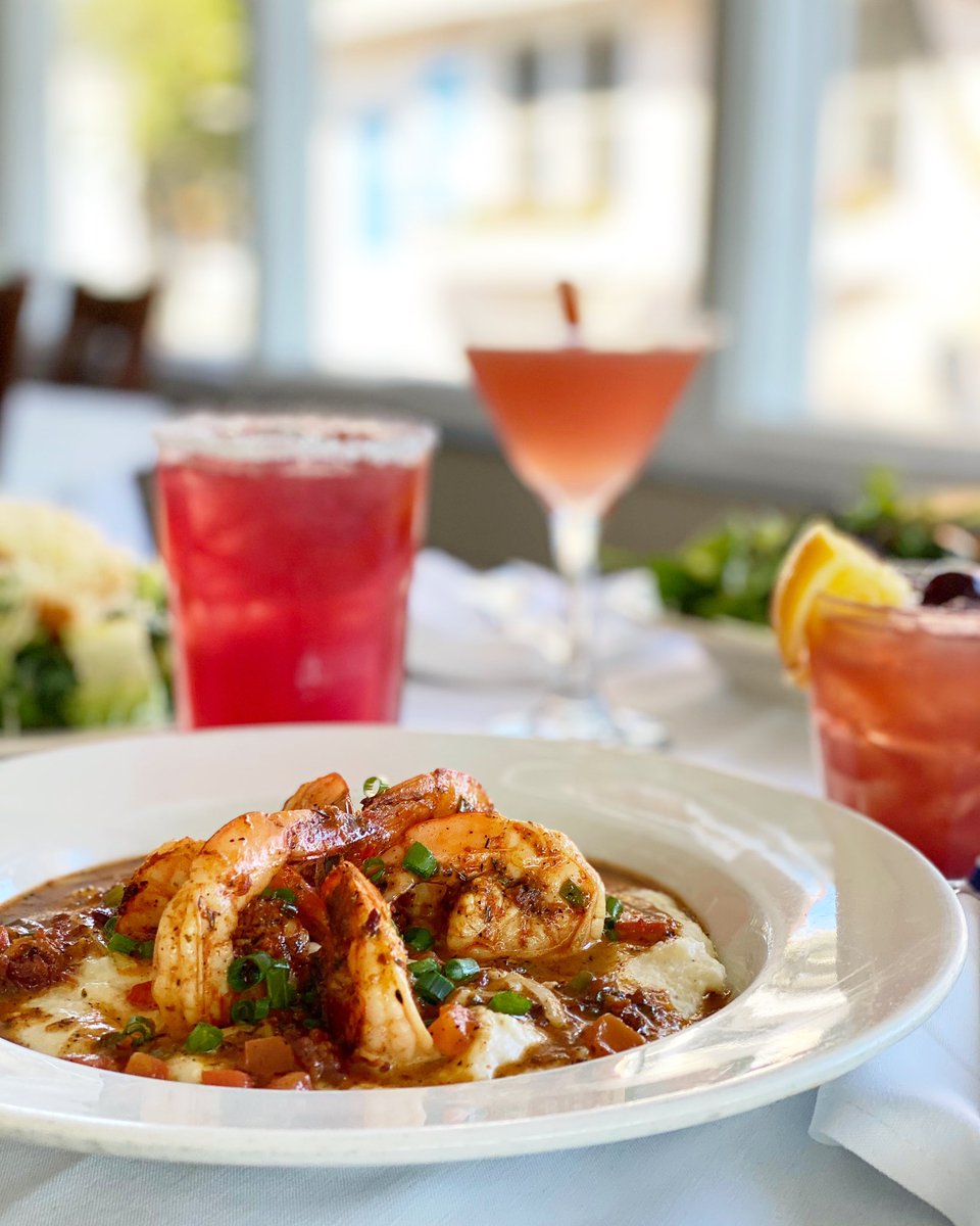 Who’s in town for Easter weekend? 🙌🌴 Come see us for good food, good people &amp; good times. ❤️