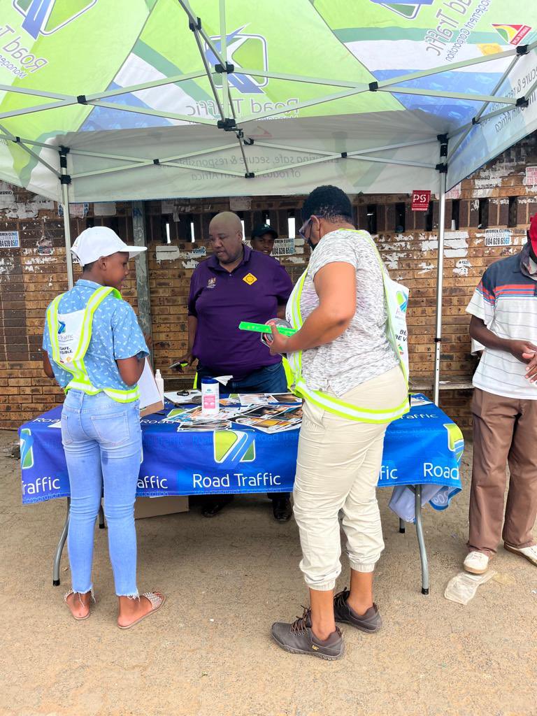 TrafficRTMC's tweet photo. #RoadSafety campaign at Hartswater Taxi Rank focusing on #seatbelts, and passenger safety. https://t.co/he5QjDuhS6