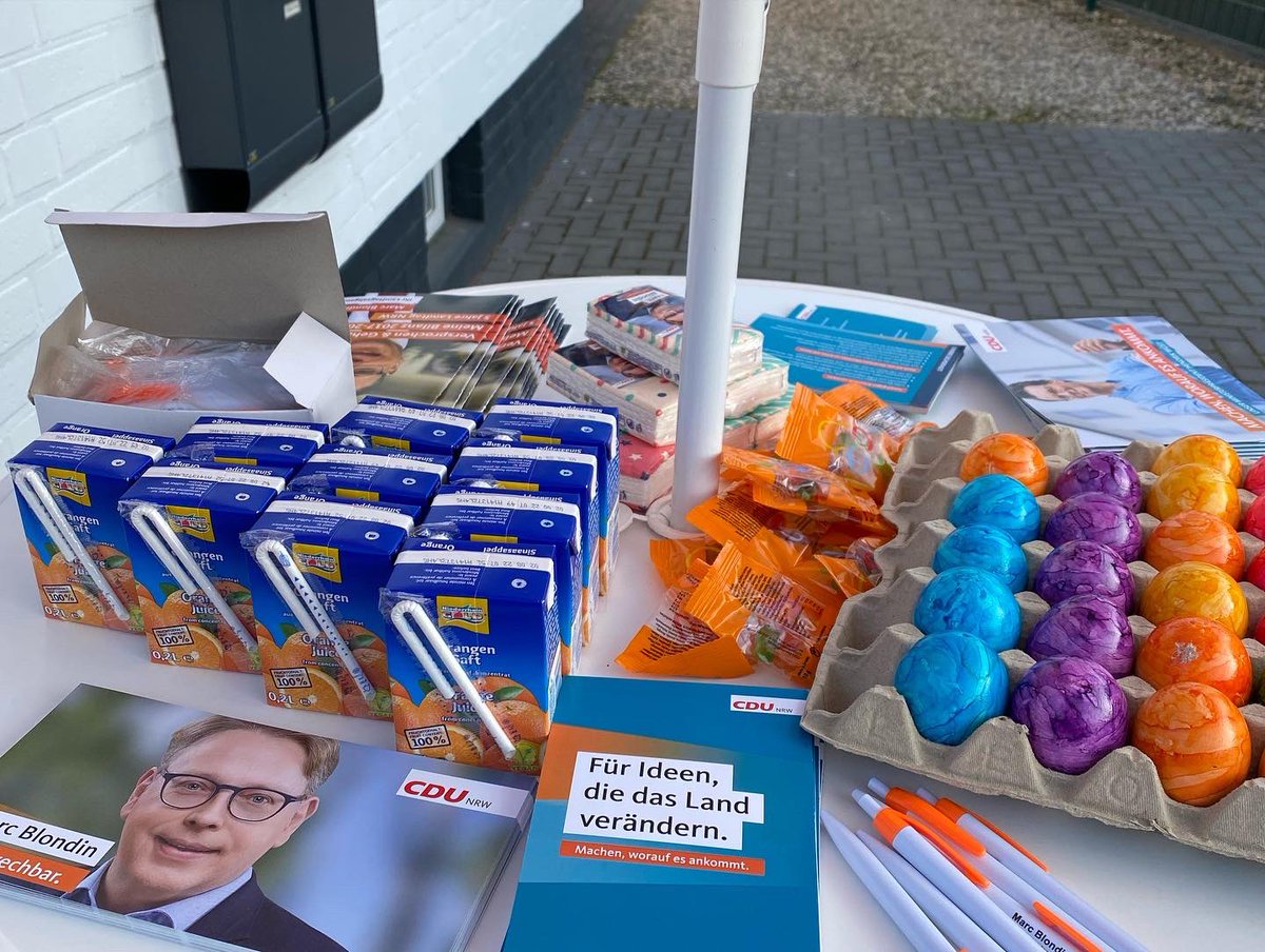 MaJuvanOirschot's tweet photo. Heute Morgen ging es wieder an den Wahlkampfstand in #traar und #verberg. An diesem habe ich viele positive Gespräche über unsere @CDUNRW_de und unseren Landtagskandidaten @MdlMarc geführt. https://t.co/sPKtdKCgSf