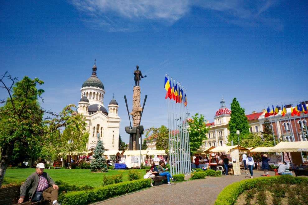 私が旅した中で想像以上に楽しかった国がルーマニア🇷🇴街やお墓が可愛らしかったです。今は規制もなくなったのでまた行きたくなってしまいました☺️✨