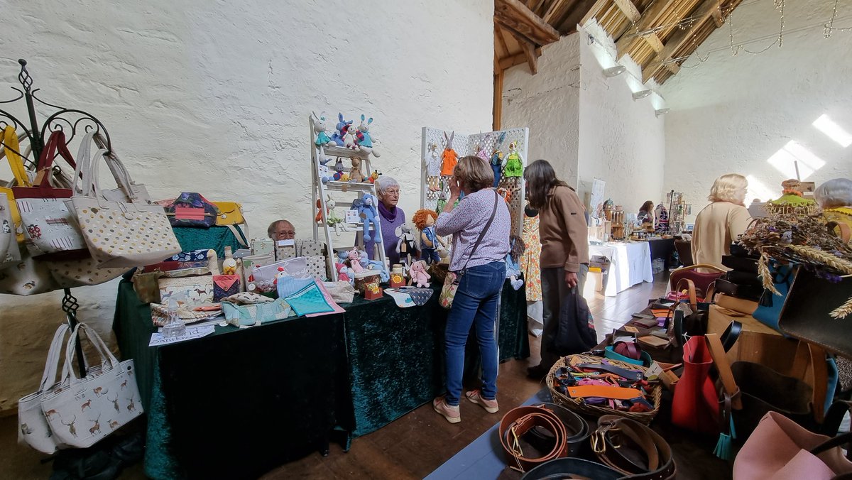 Dunster_Info's tweet photo. Busy afternoon down at the Tithe Barn for the Easter Craft Market, open until 4pm!
#Dunster #DunsterVillage #dunstertithebarn #tithebarn #DunsterInfo #somerset #Exmoor https://t.co/WBUg3tzKdu
