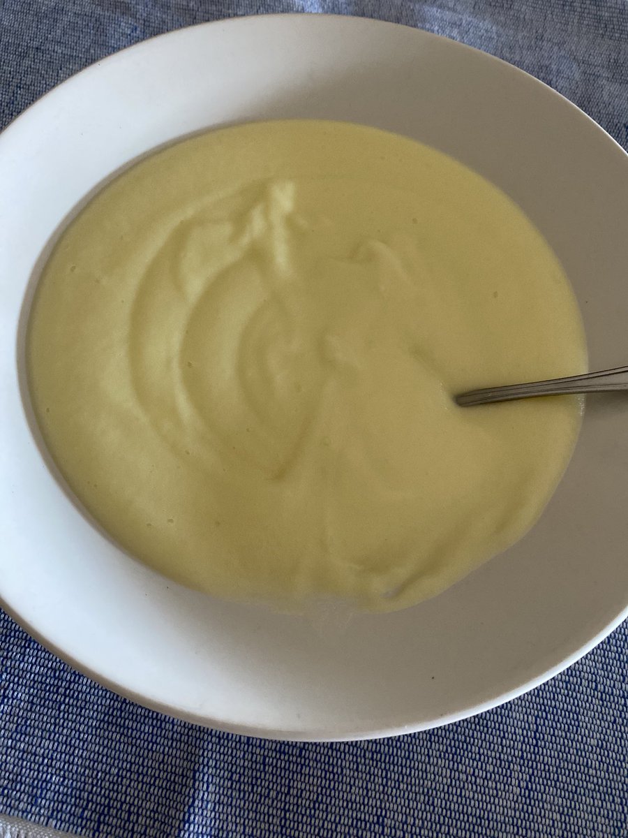 Puré de patata 🥔 casero como lo hacía mi yaya Marcela. Receta facilitada por mi tía Antonia Díaz 😍. Dicen por aquí que está muy rico… 🙃😃🤤