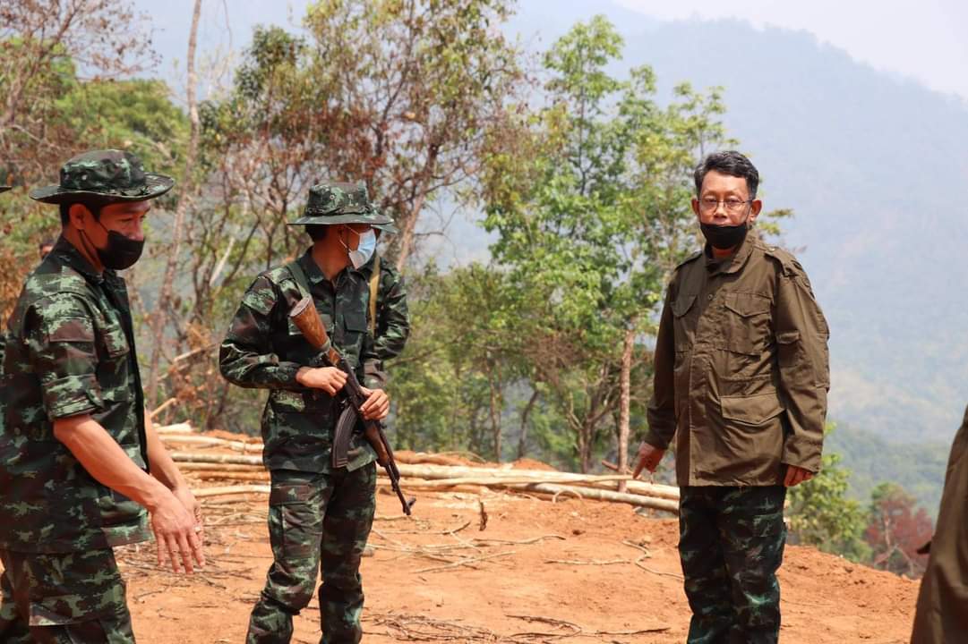 TheChindwin's tweet photo. U Ye Mon, Minister of Ministry of Defence – National Unity Government of Myanmar visits one of the People Defense Force’s bases on the third day of Thingyan festival. 

Photo/Ministry of Defence – NUG https://t.co/lwfkA1bzUP