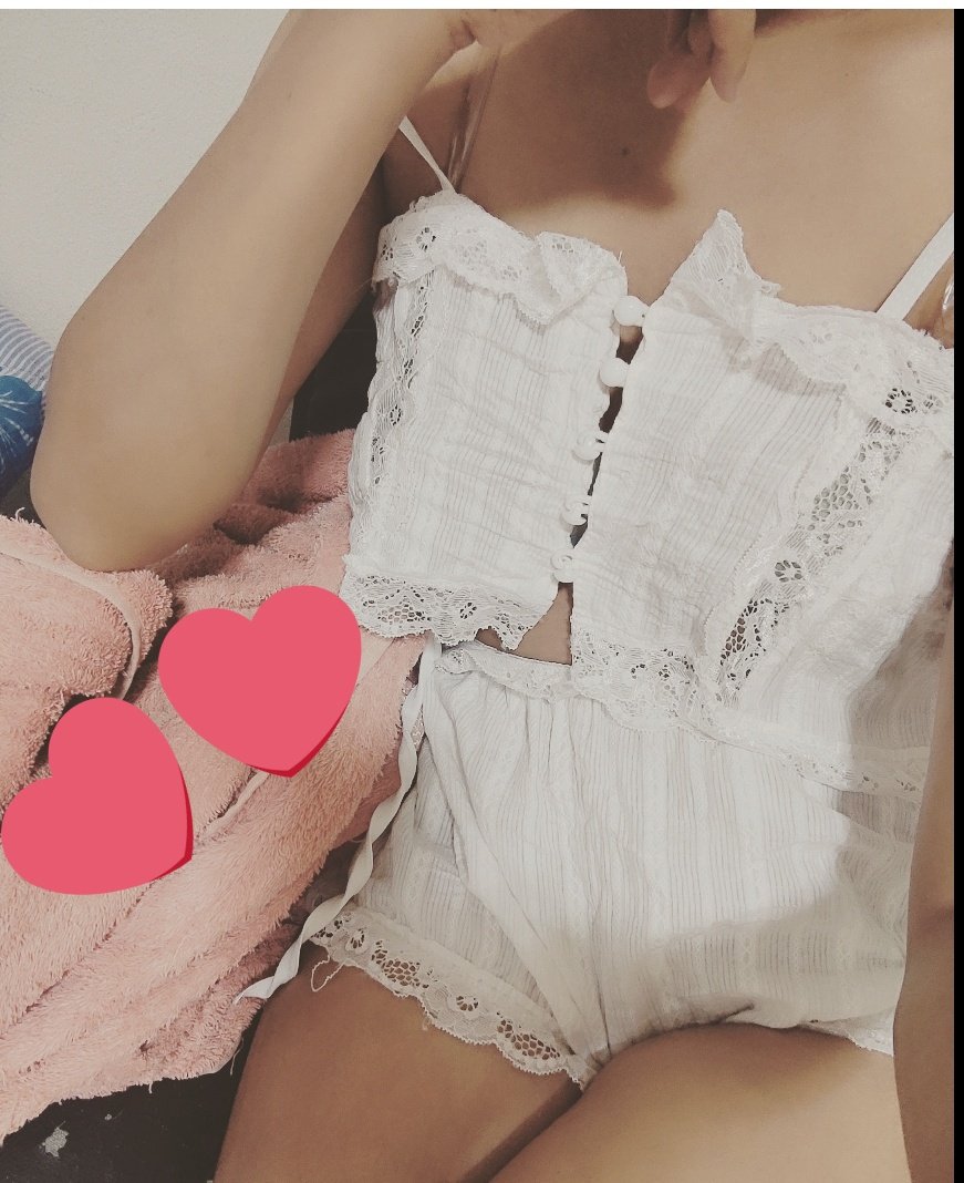 Atomziis's tweet photo. เป็นคนเรียบร้อย ร้อยท่านั่ง  พันท่ายืน หมื่นท่าเย 😳🤫 #แคปชั่นอ่อย https://t.co/QpihZFBPgL
