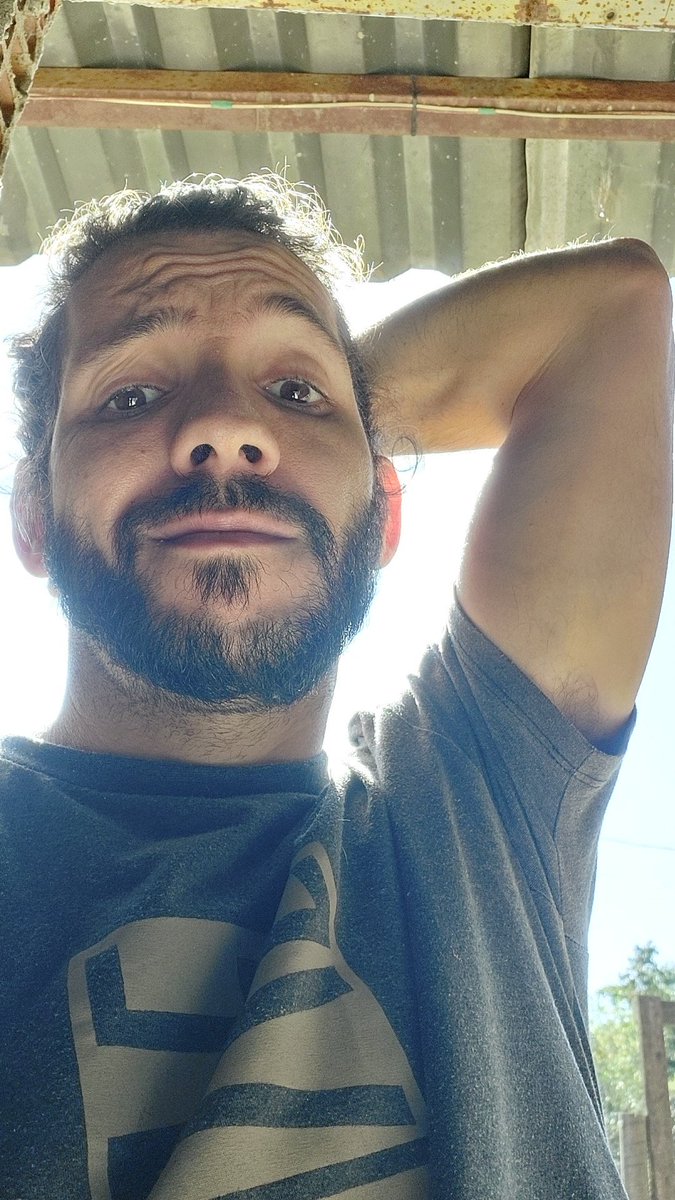 juniosemrmesmo's tweet image. A cara de desespero para o tão sonhado dia de faxina com a mummys!

#socorroDeus #helpGod #aindadatempo #borafugir #maeteamo