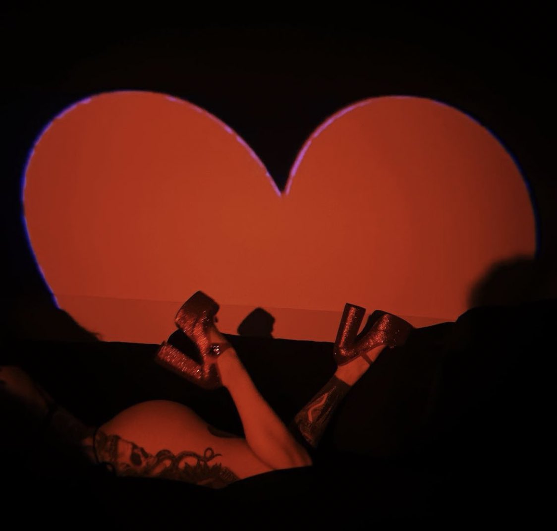 Riley Banks (@salaciousthreat) on Twitter photo 