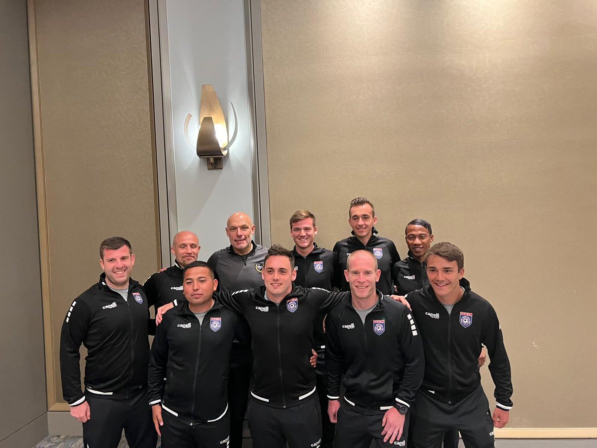 NPSLSoccer's tweet photo. Howard Webb with #NPSL Dallas Cup Referee Camp participants! @PROreferees @nisoadotcom @USAdultSoccer @JohnPMotta https://t.co/kRtV50Tv2W