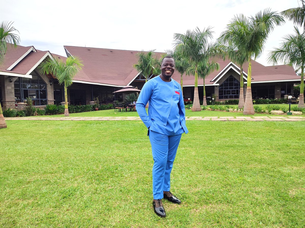 Nginja_Rodgers's tweet photo. Coming to you straight from @CialaResort...Soft life 😉😉🔥🔥... Hope you are ready for two hours of sweet Rhumba #tiedero #Rhumba Tukiwa na Dj Vic  on Ramogi TV ... Comments and requests zianze kukuja...and if you are around...Come and lets have an amazing time 🔥🔥🔥 https://t.co/DnBpSKJFYD