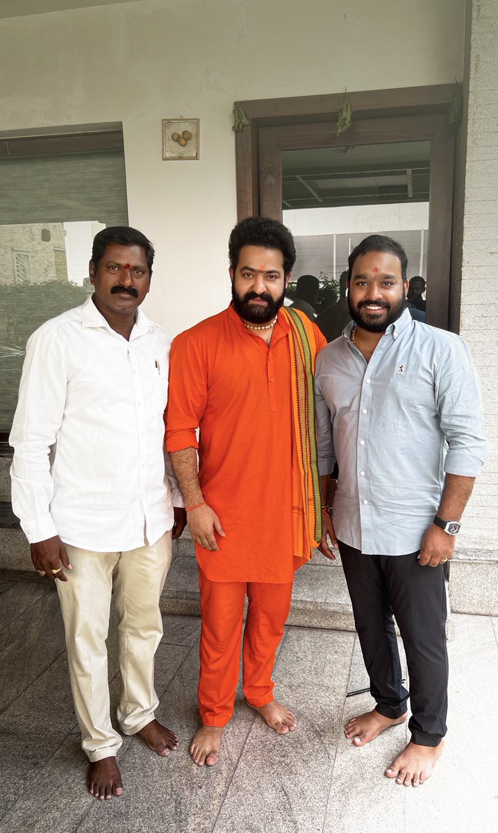 NtrMurali9999's tweet photo. 🙏🙏@tarak9999 Swami 🙏🙏 https://t.co/NI80q7hUl8