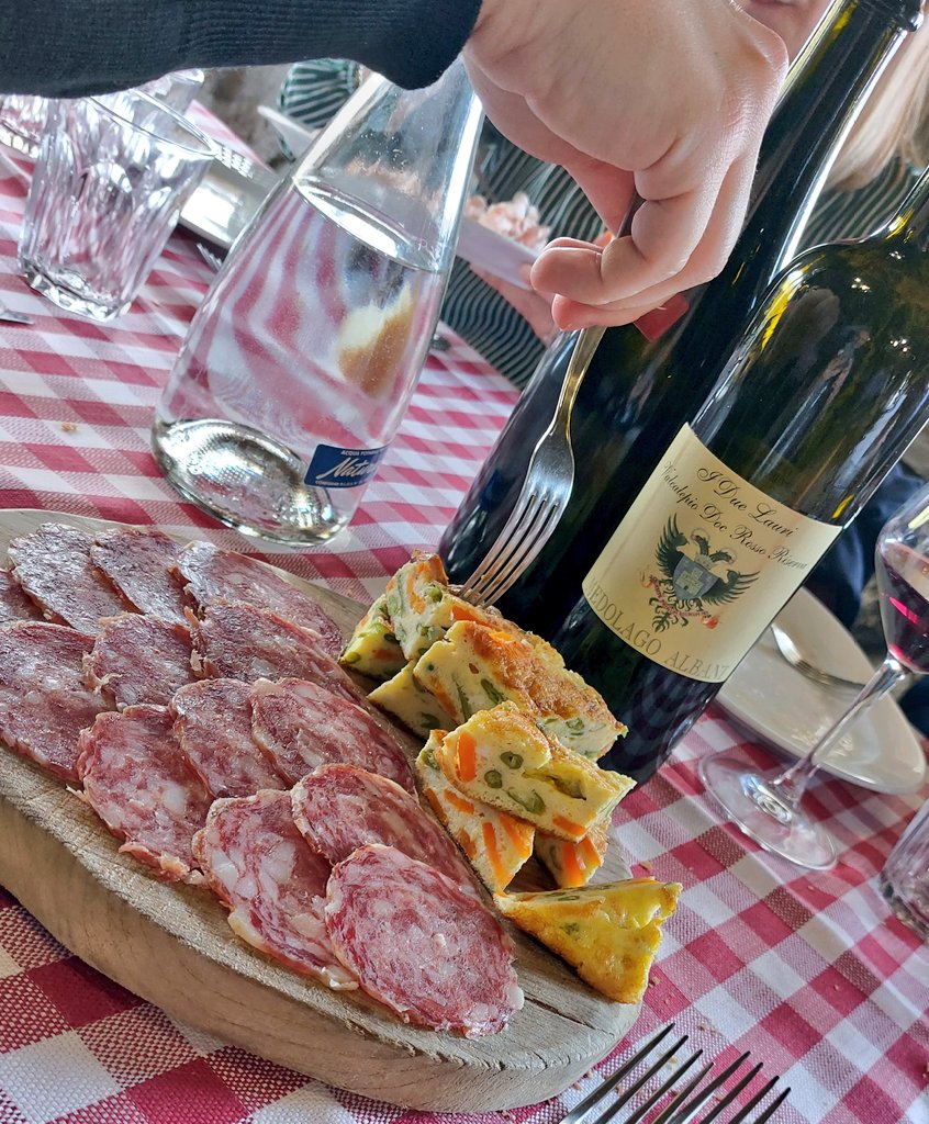 Marco_K18's tweet photo. #agriturismo Agriturismo Al Sass #Dossena e pre #Pasqua
Tentazioni #bergamasche abbinate ad un
#Valcalepio doc i 2 Lari 2017 Azienda Vitivinicola #Medolago Albani-Villa Redona un matrimonio perfetto.
@Valcalepio
#cibo #food #Vino #Wine #enoturismo https://t.co/AtQhCMoSwY