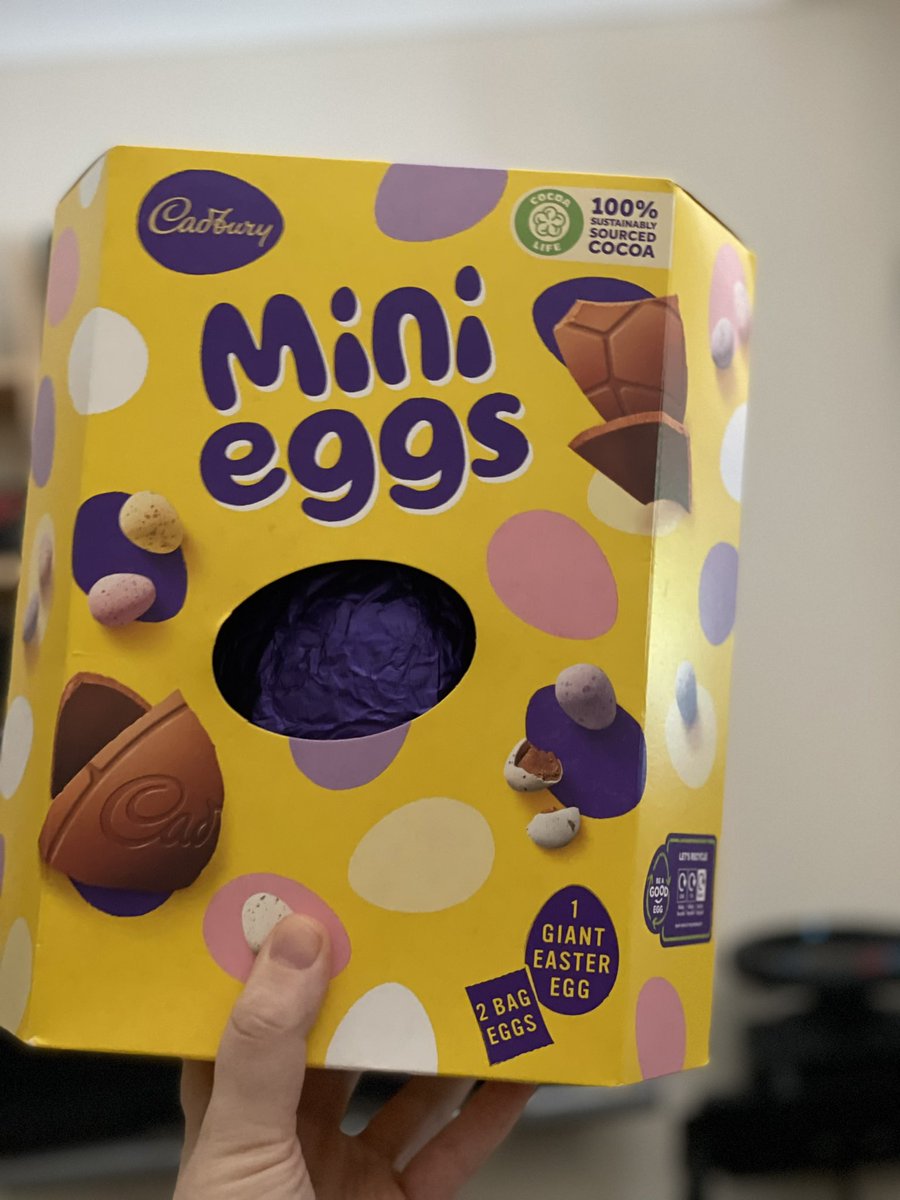 MarkHamilton76's tweet photo. @sainsburys thank you so much for my free Easter egg. Really nice gesture that’s very much appreciated 😊 What a lovely bunch you all are! 👏🏻 #easterbunny 🐣🐰

@Tesco this is how you should treat your customers rather than just saying there are no suitable alternative items! https://t.co/KhOs3WmVe6