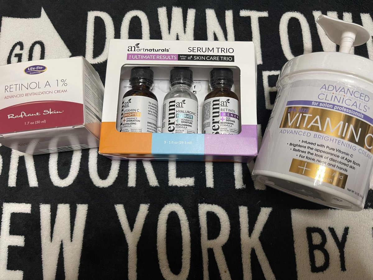 ZoskinMama's tweet photo. iHerbで購入品( ¨̮ )
ビタミンCボディークリームは
夏に向けて！
本当はレチノールのボディークリームが良かったんだけど……

ビタミンCセラムは朝に☀️🐔💓
夜はレチノールセラム

そしてレチノール１％は週一で試してみようwww https://t.co/xmGU58lesU