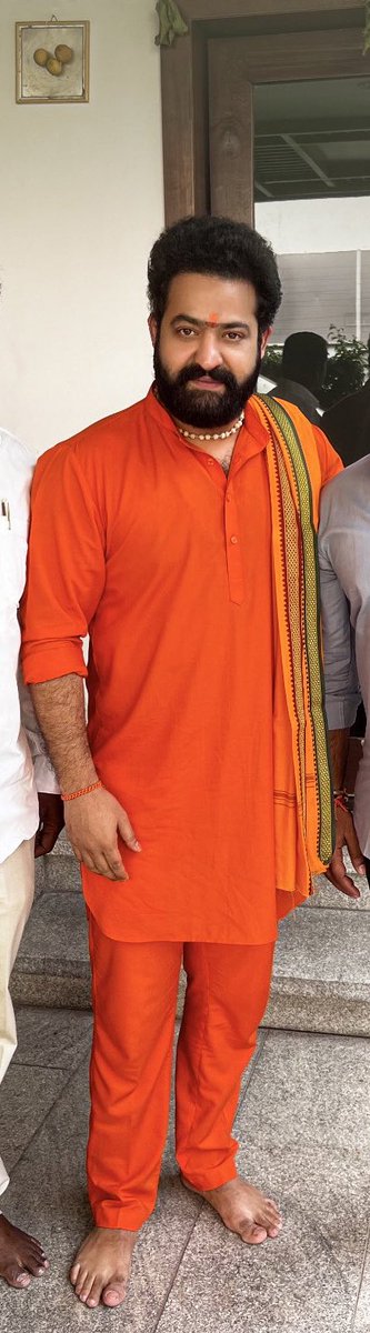 worldNTRfans's tweet photo. శ్రీ ఆంజనేయం 🙏🏼 https://t.co/rYAPRpACmf