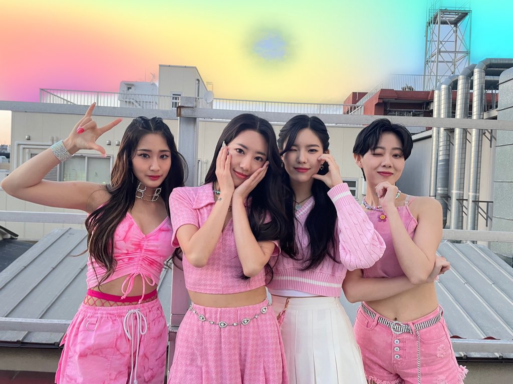 Midway_Hyper's tweet photo. 도쿄라이브 첫공연🌈
어땠나요? 만나서 반가웠어요✨

東京ライブ初公演
皆さんに会えて嬉しかったです

#girlkind #tokyolive #firstshowcase #걸카인드 #kpop #ガールズグループ #アイドル #東京ライブ #初 https://t.co/k93Qx49IrU